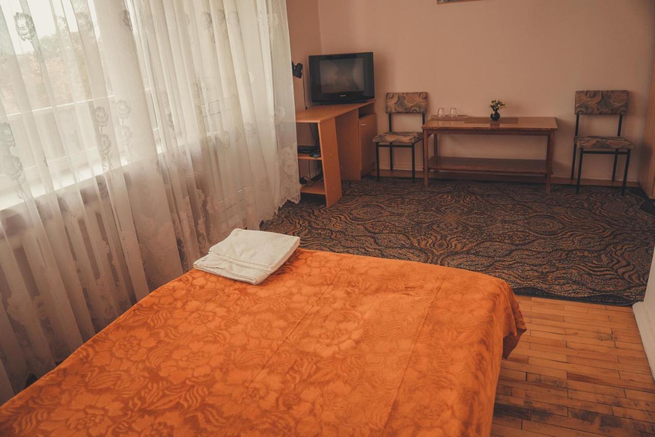 Hotell Paeaesuke Johvi Exterior photo
